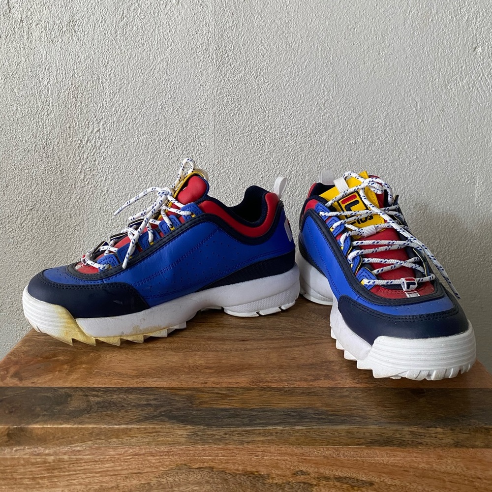 Red, Yellow and Blue Filas